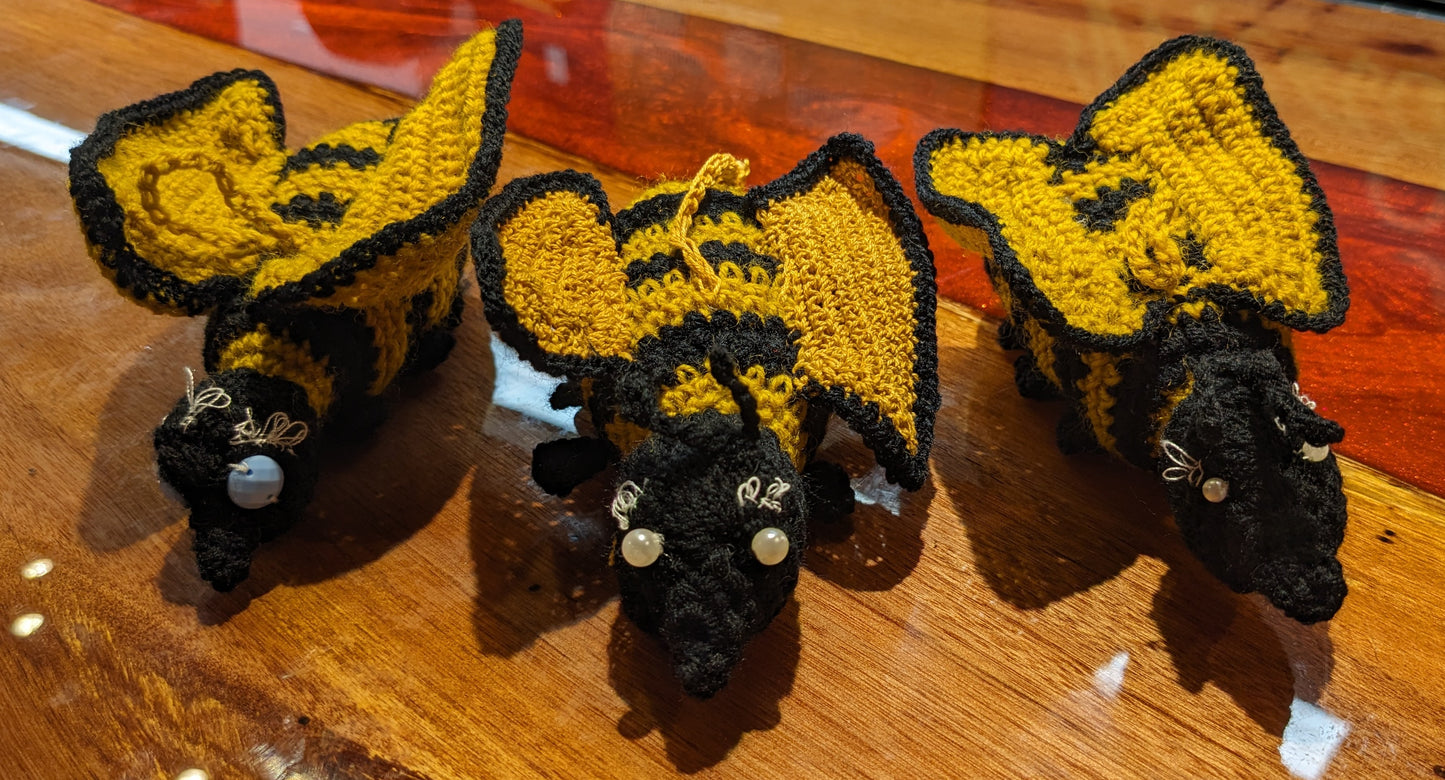 Knitted bees