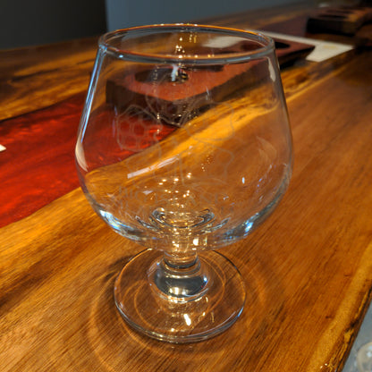 Wine glass w/etched Big Island Meadery logo