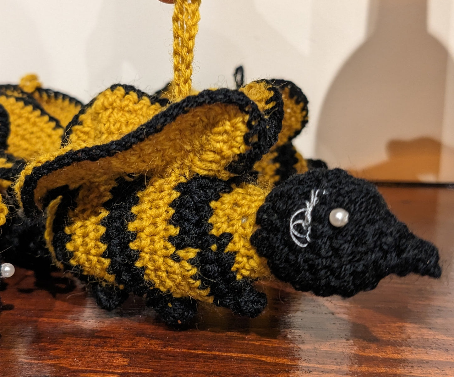 Knitted bees