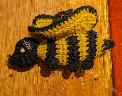 Knitted bees